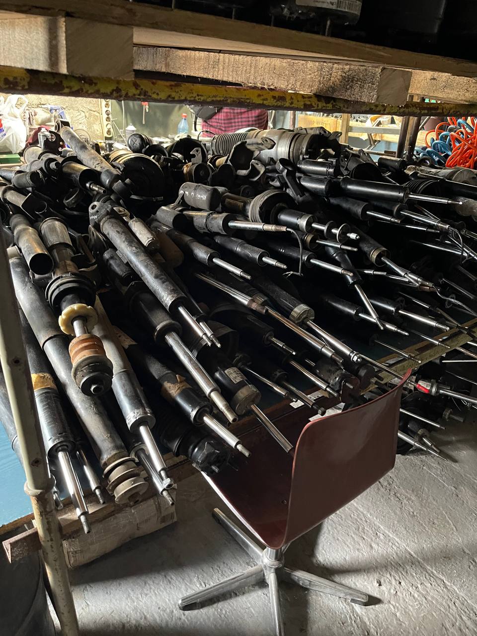 Замена передних амортизаторов на Porsche Panamera 970 - Royal World Service