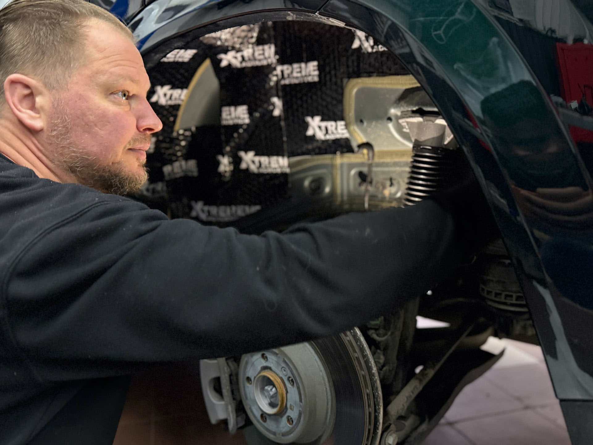 Шумоізоляція арок Mercedes-Benz - Royal World Service