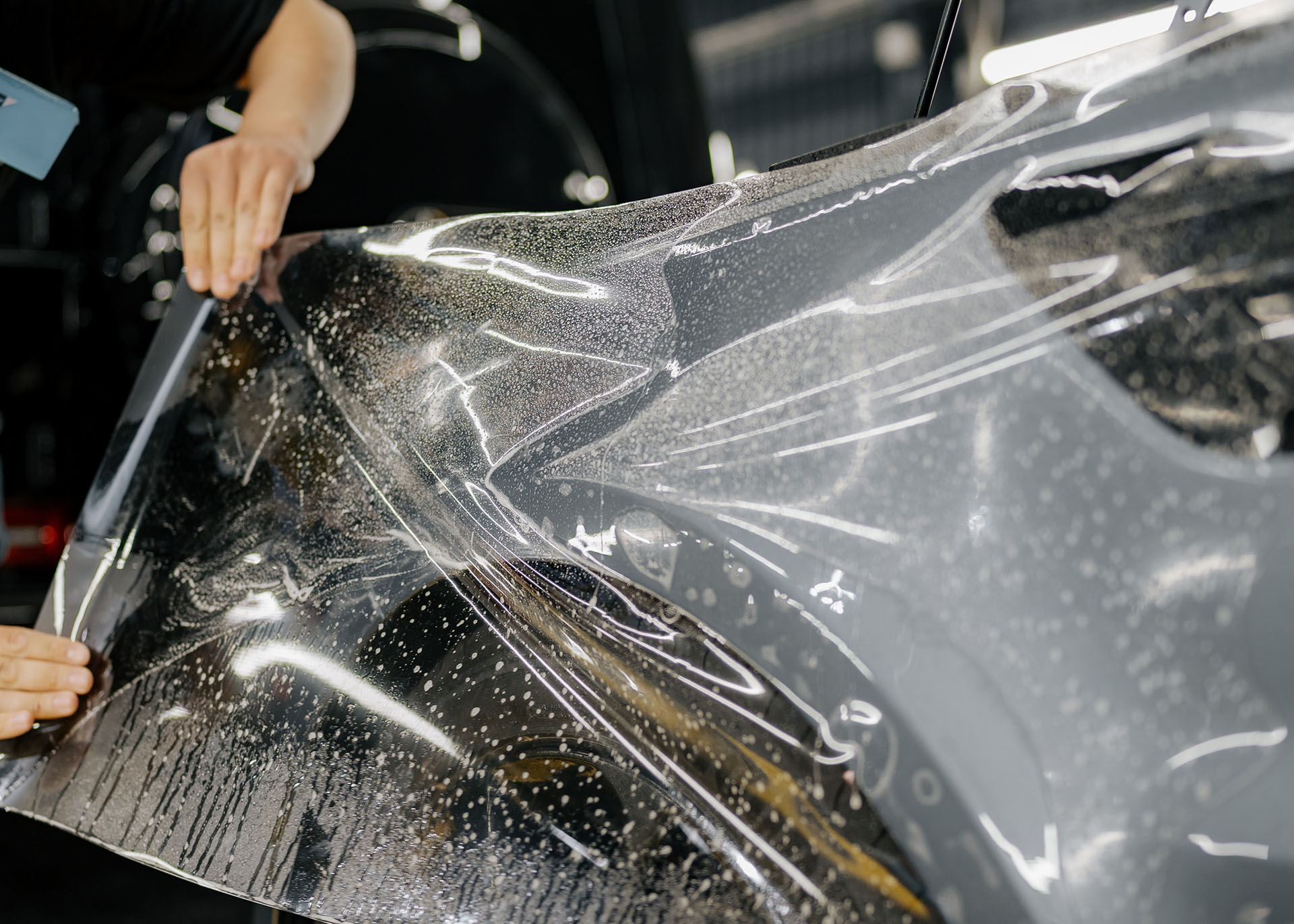 Оклейка кузова антигравійною плівкою - Royal World Service