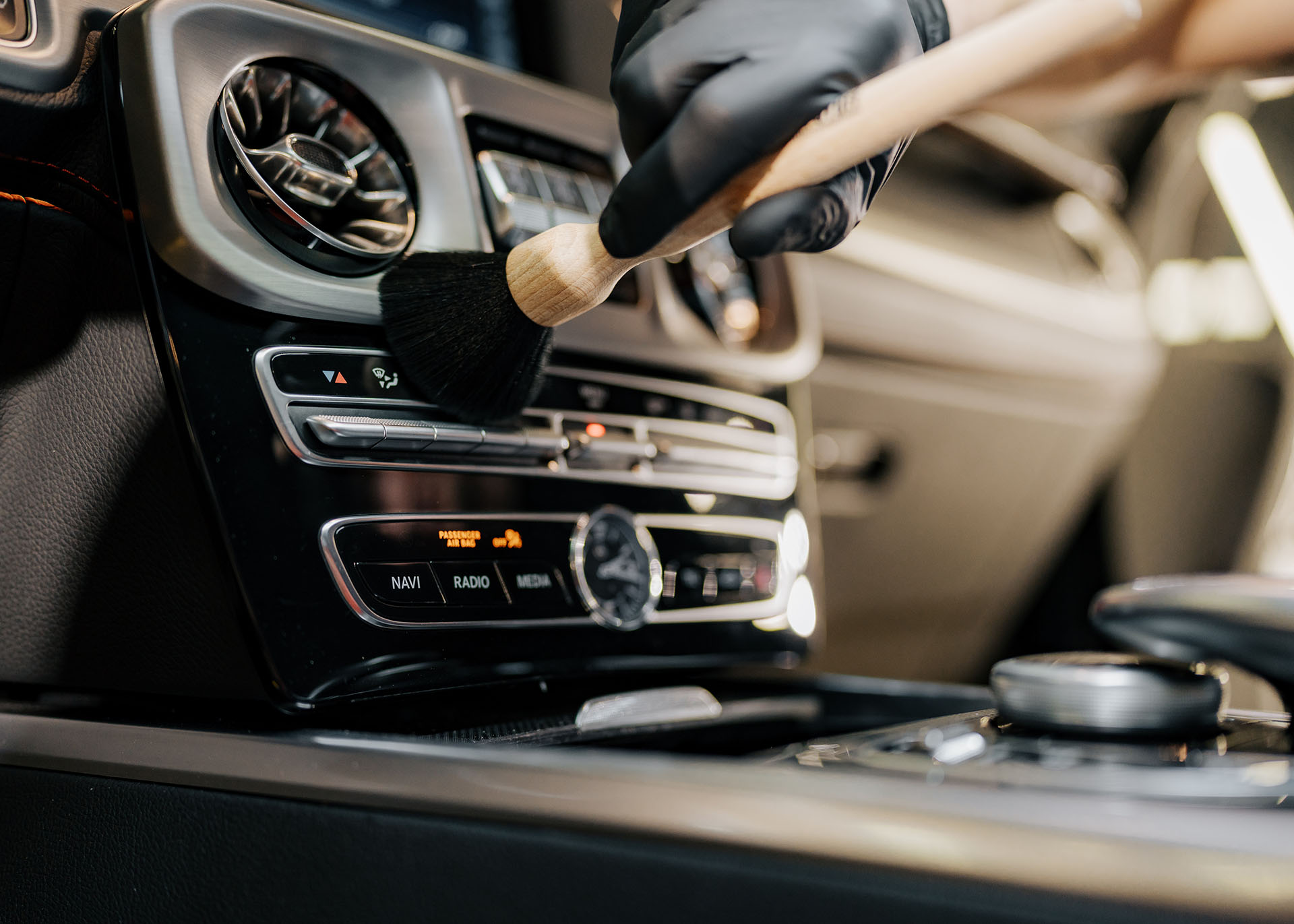 Полірування салону автомобіля - Royal World Service