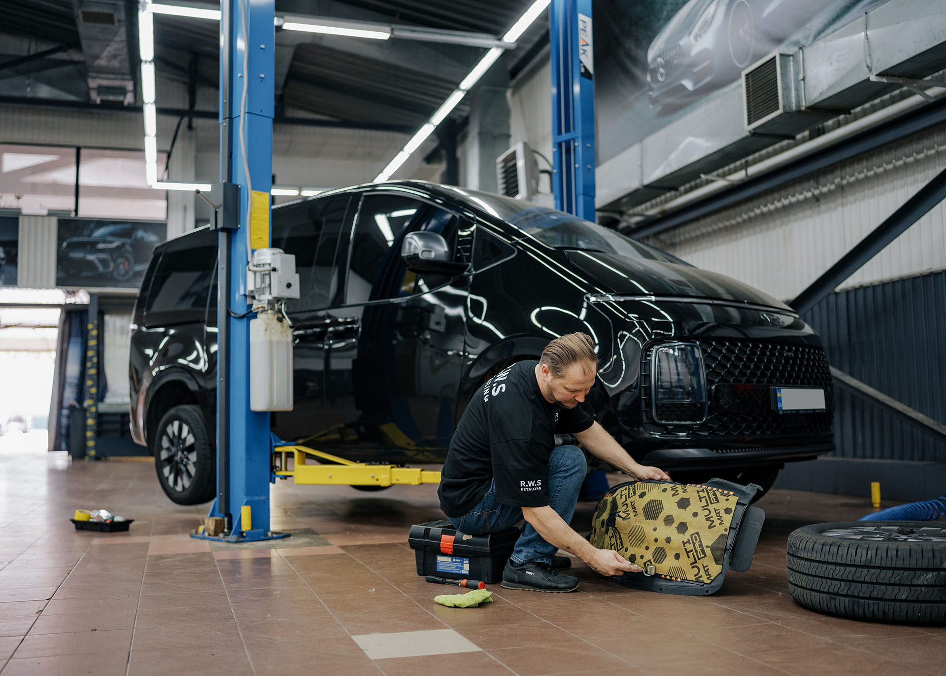 Шумоїзоляція панелі приладів - Royal World Service