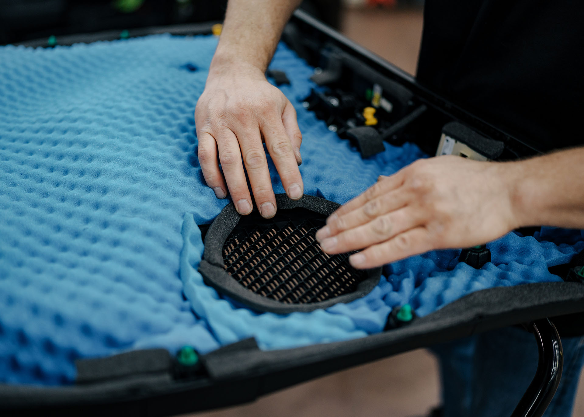 Шумоізоляція кузова авто - Royal World Service