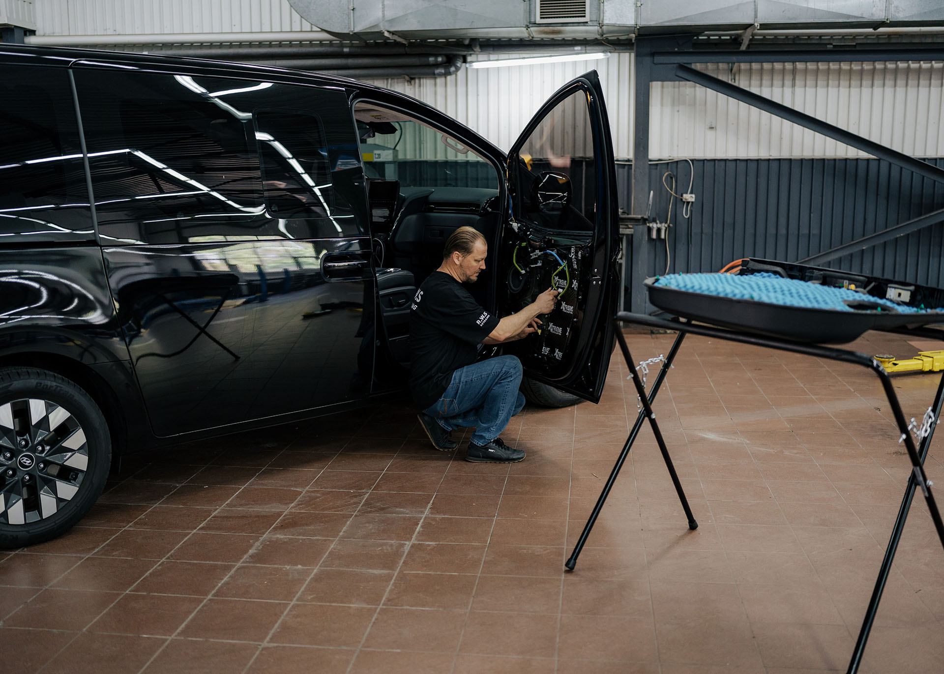 Шумоізоляція салону та кузова авто - Royal World Service