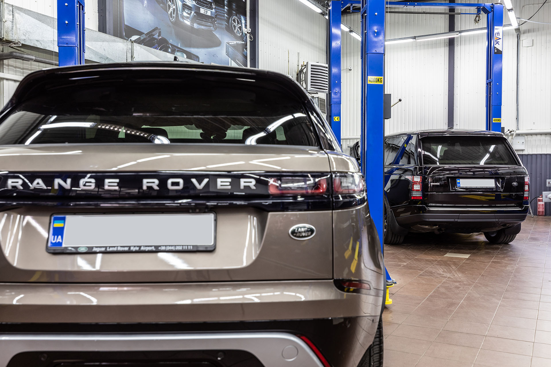 Заміна оливи у двигуні Land Rover - Royal World Service