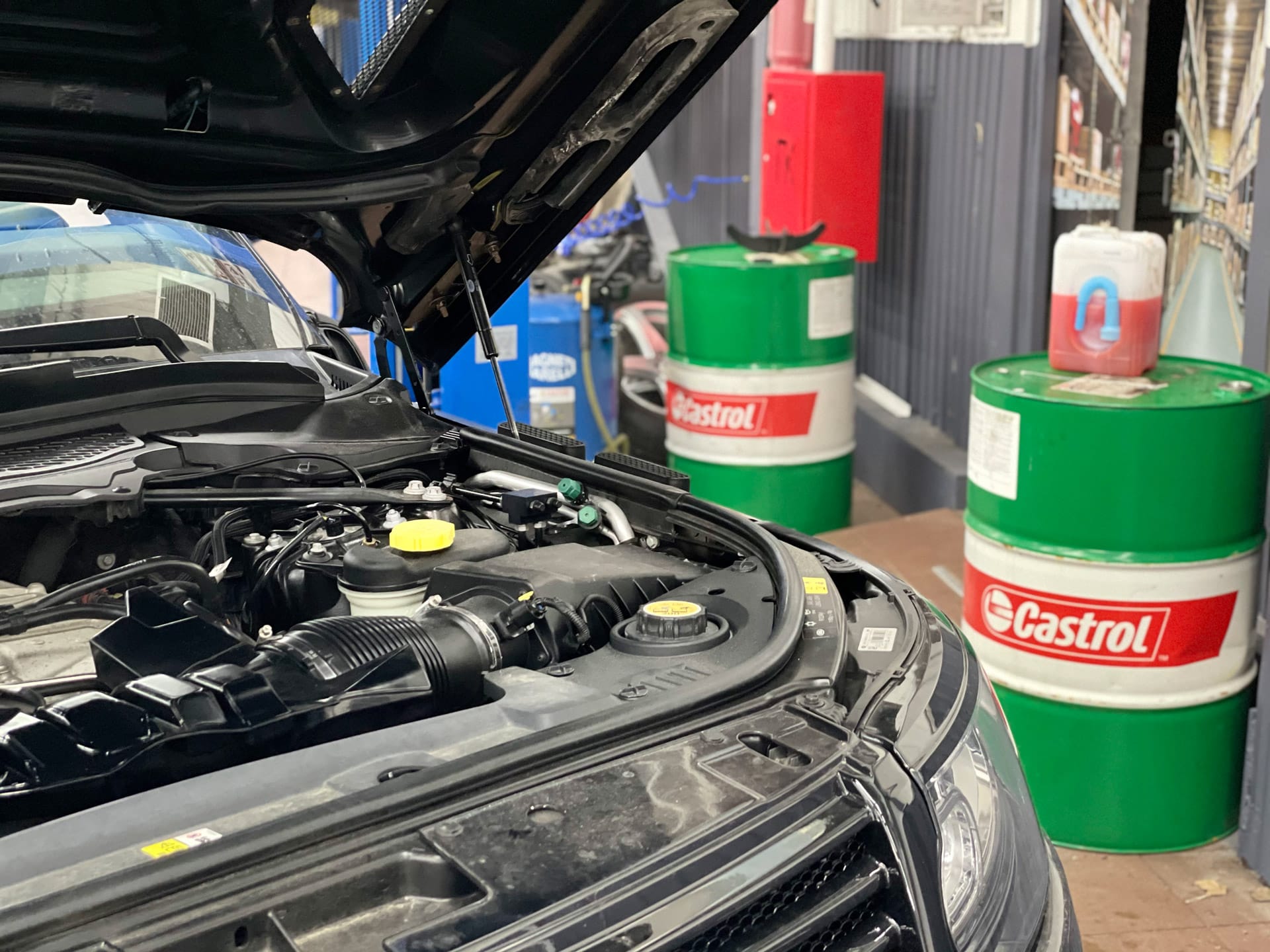 Land Rover Заміна оливи у двигуні 