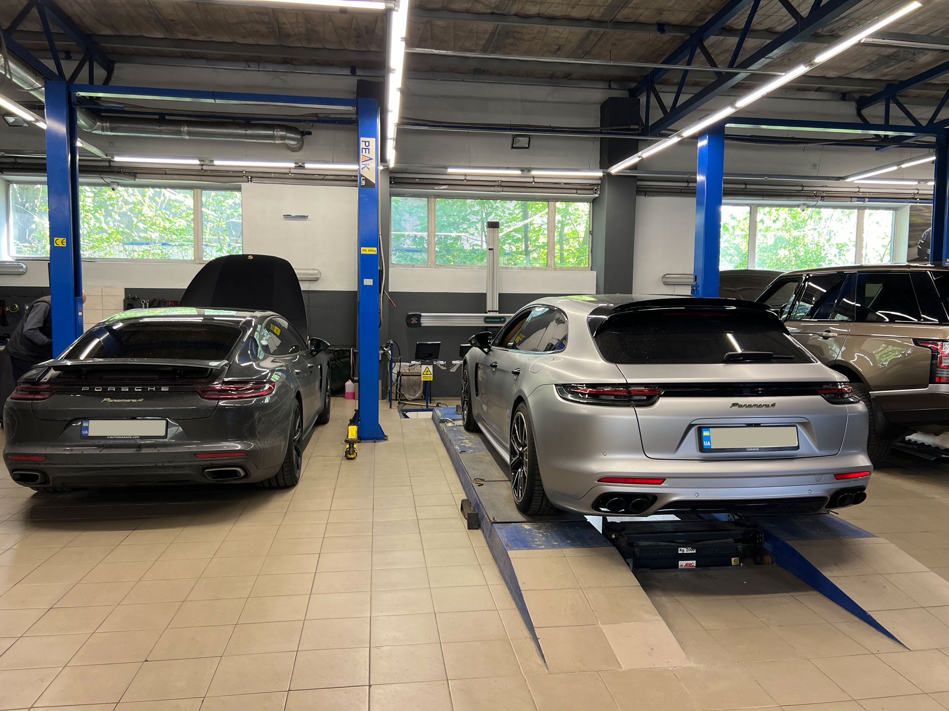 Замена масла в двигателе для автомобиля Porsche